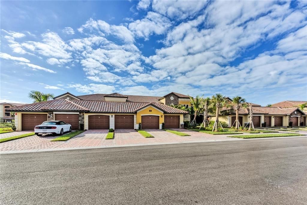 9528 Avellino Way, Unit 2515, Naples, FL 34113 Photo