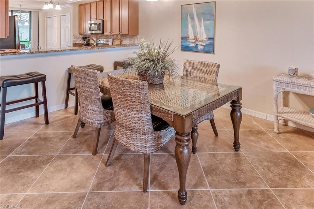 9528 Avellino Way, Unit 2515, Naples, FL 34113 Photo