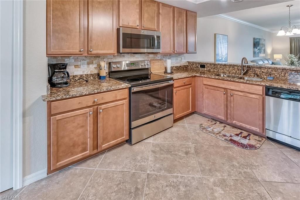 9528 Avellino Way, Unit 2515, Naples, FL 34113 Photo