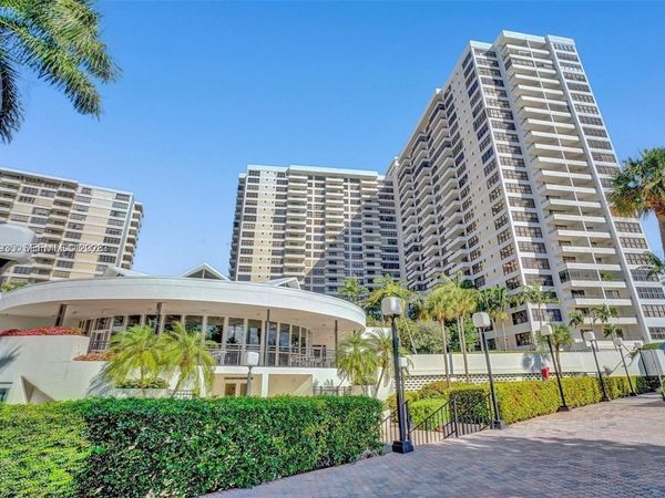 2500 Parkview Dr, Unit 2012, Hallandale Beach, FL 33009