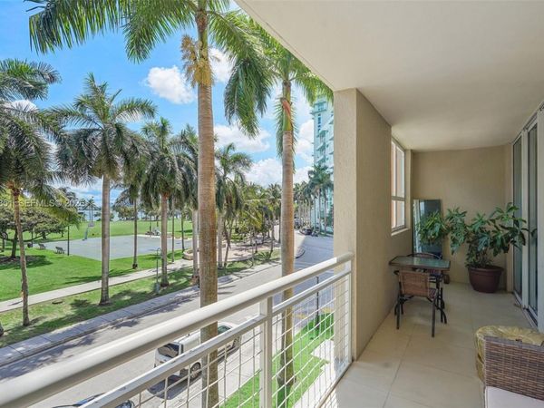 2000 N Bayshore Dr , Unit 211, Miami, FL 33137