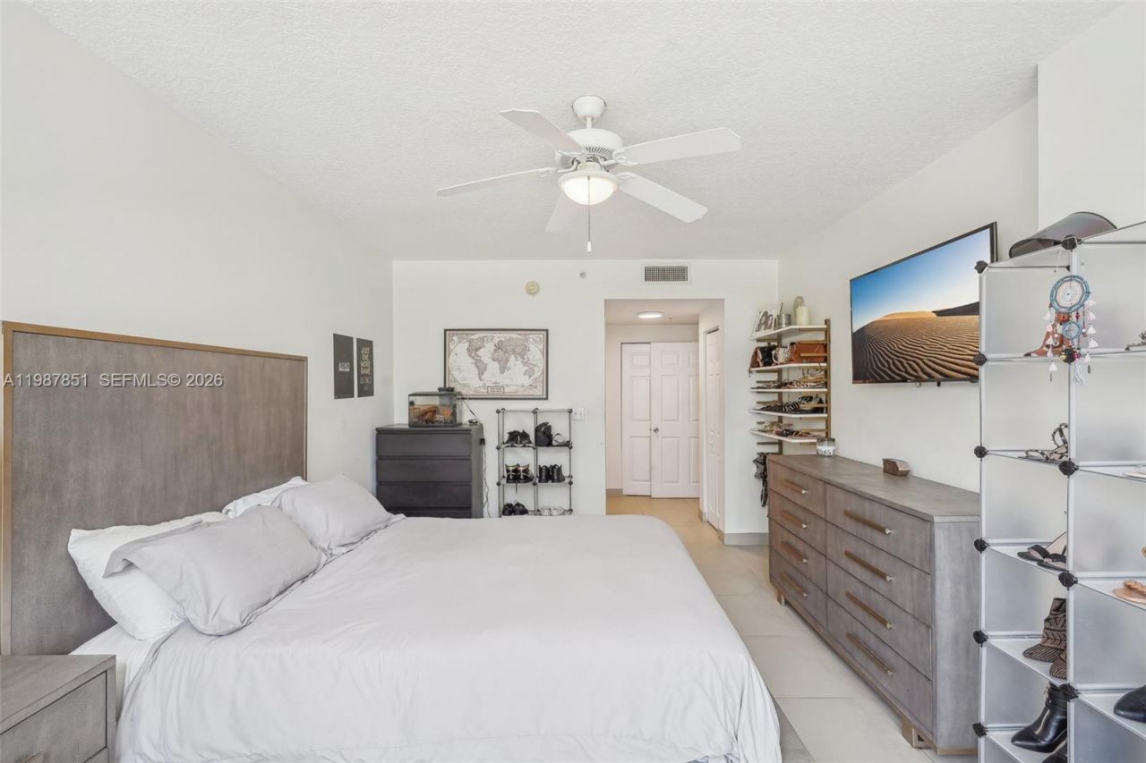 2000 N Bayshore Dr , Unit 211, Miami, FL 33137 Photo