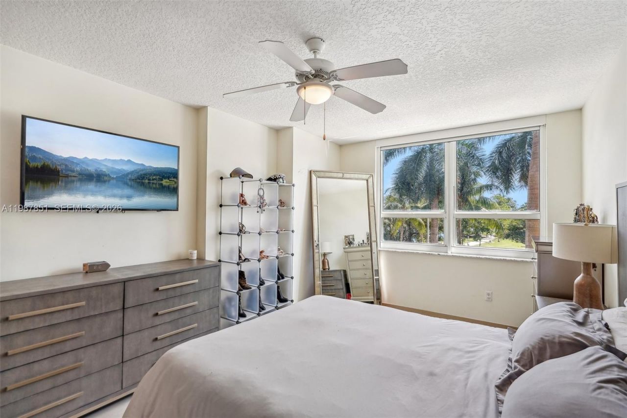 2000 N Bayshore Dr , Unit 211, Miami, FL 33137 Photo