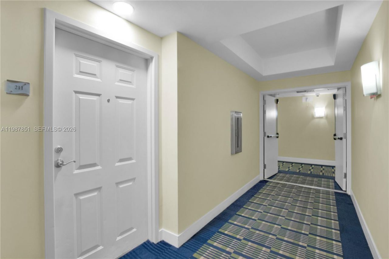 2000 N Bayshore Dr, Unit 211, Miami, FL 33137 Photo