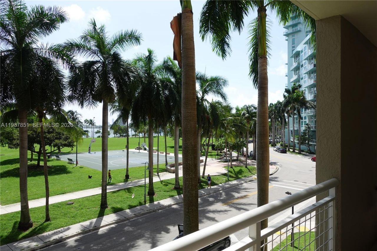 2000 N Bayshore Dr, Unit 211, Miami, FL 33137 Photo