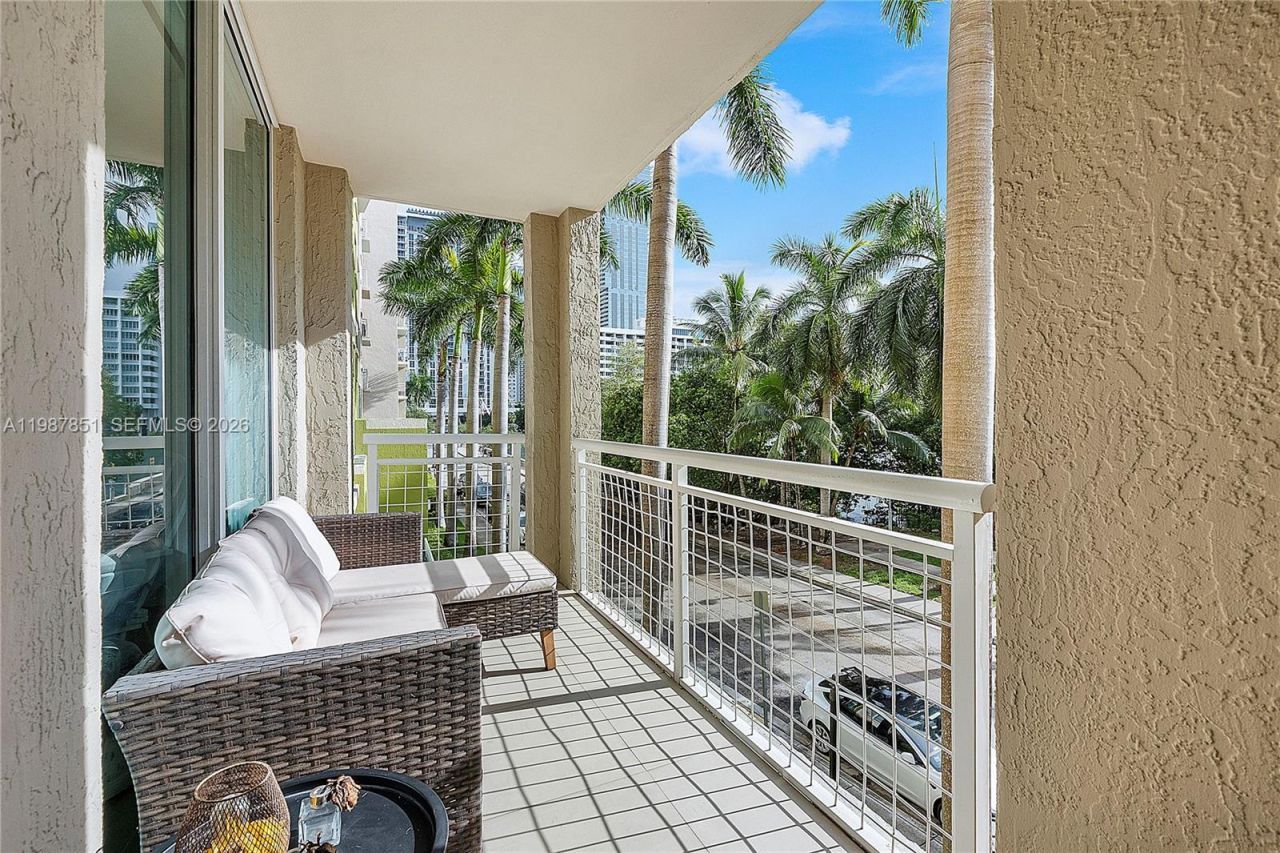 2000 N Bayshore Dr , Unit 211, Miami, FL 33137 Photo