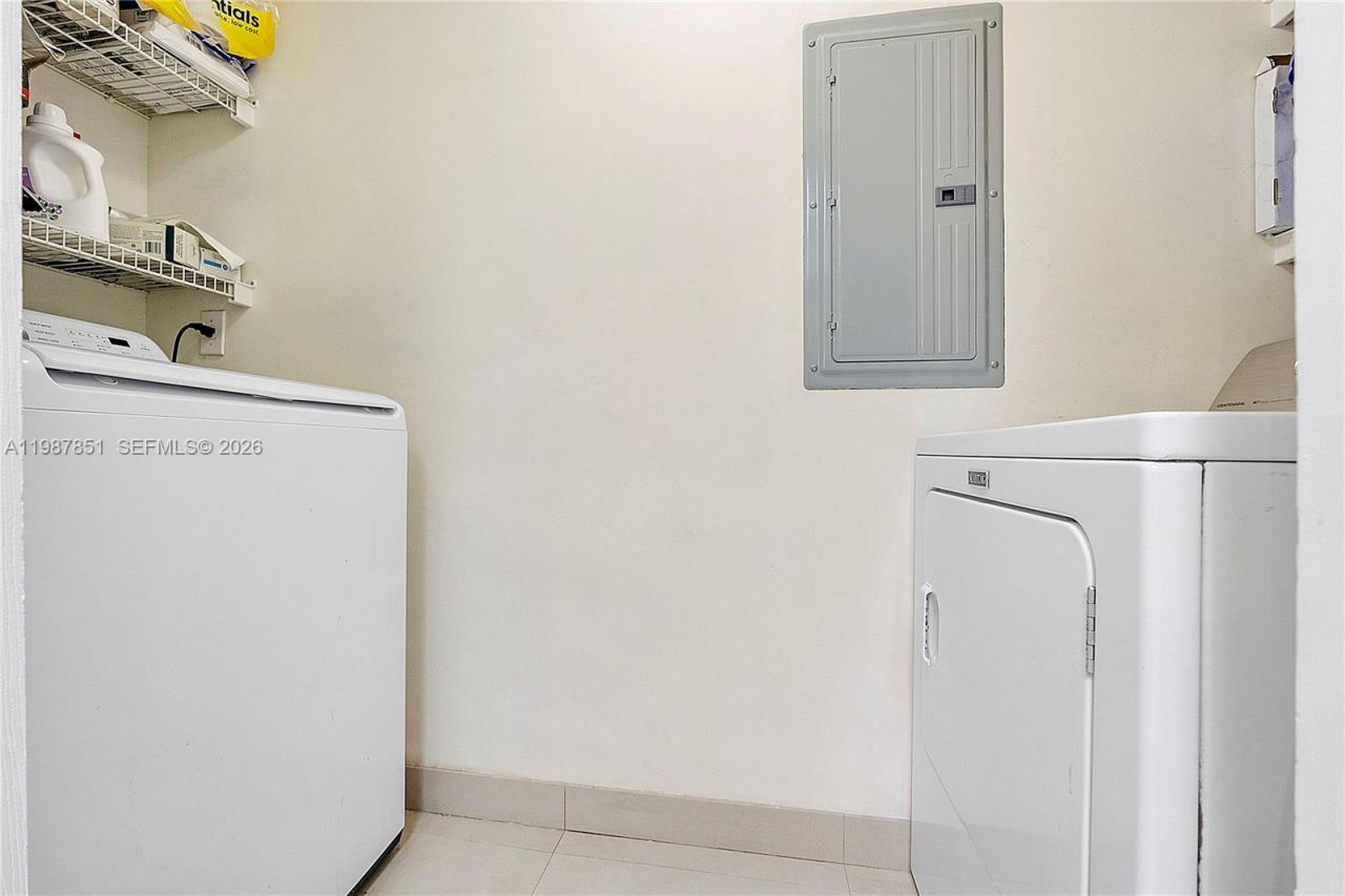 2000 N Bayshore Dr , Unit 211, Miami, FL 33137 Photo