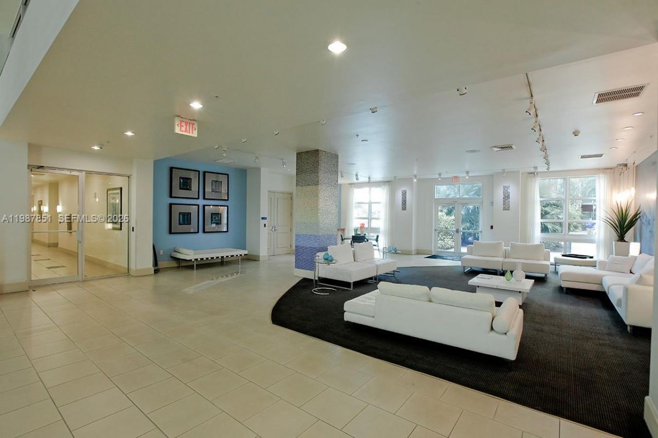 2000 N Bayshore Dr , Unit 211, Miami, FL 33137 Photo