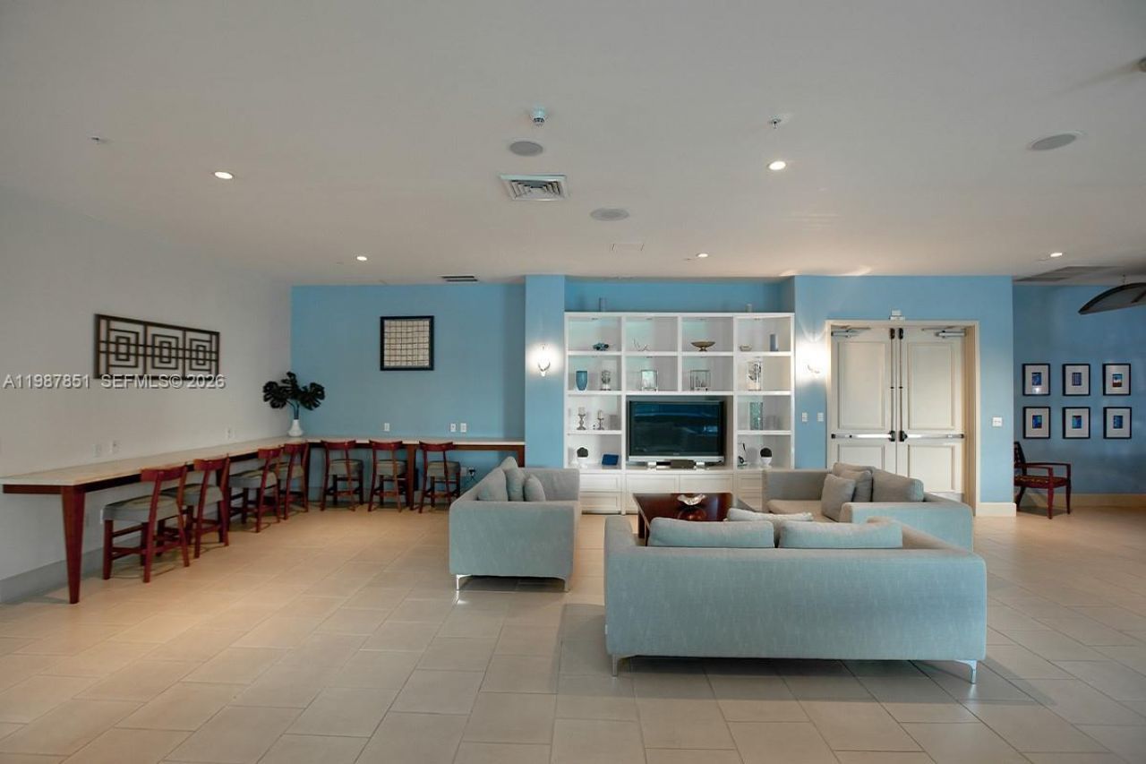 2000 N Bayshore Dr , Unit 211, Miami, FL 33137 Photo