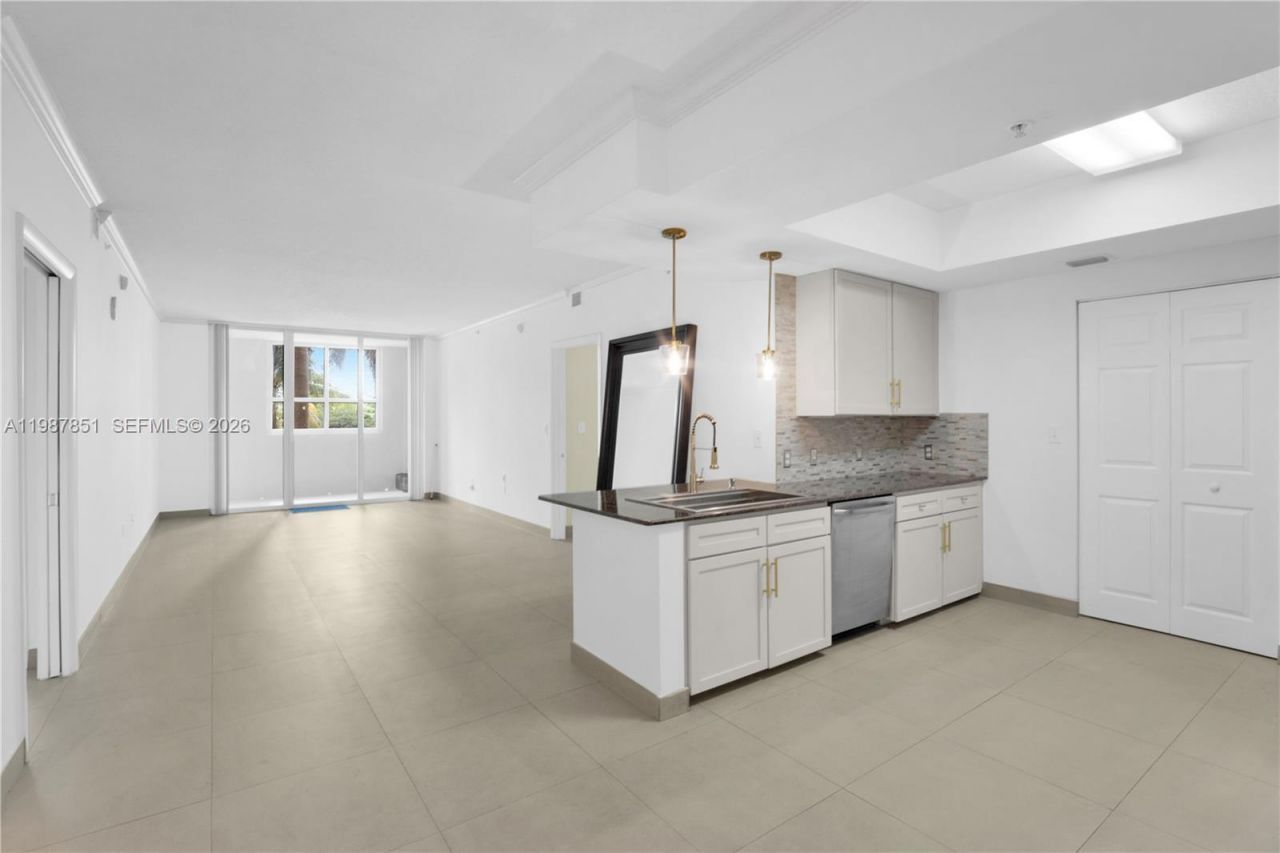 2000 N Bayshore Dr, Unit 211, Miami, FL 33137 Photo