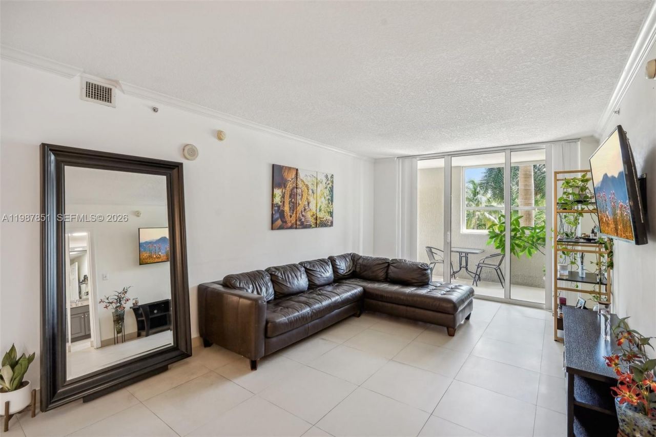 2000 N Bayshore Dr , Unit 211, Miami, FL 33137 Photo