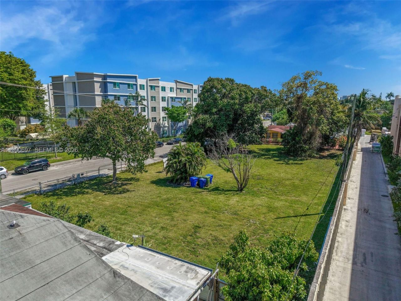 1000 SW 30th Ave , Miami, FL 33135 Photo