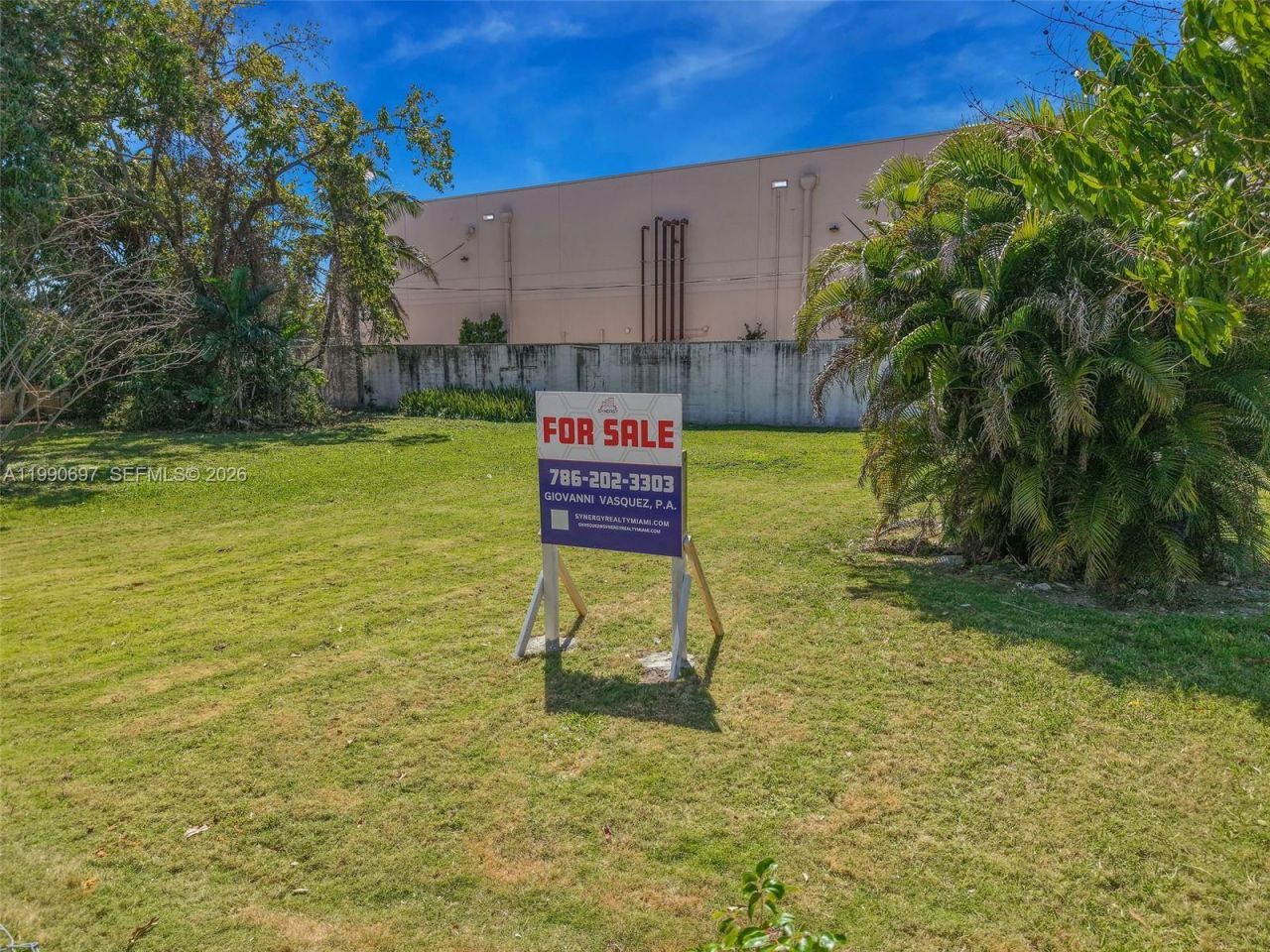 1000 SW 30th Ave , Miami, FL 33135 Photo