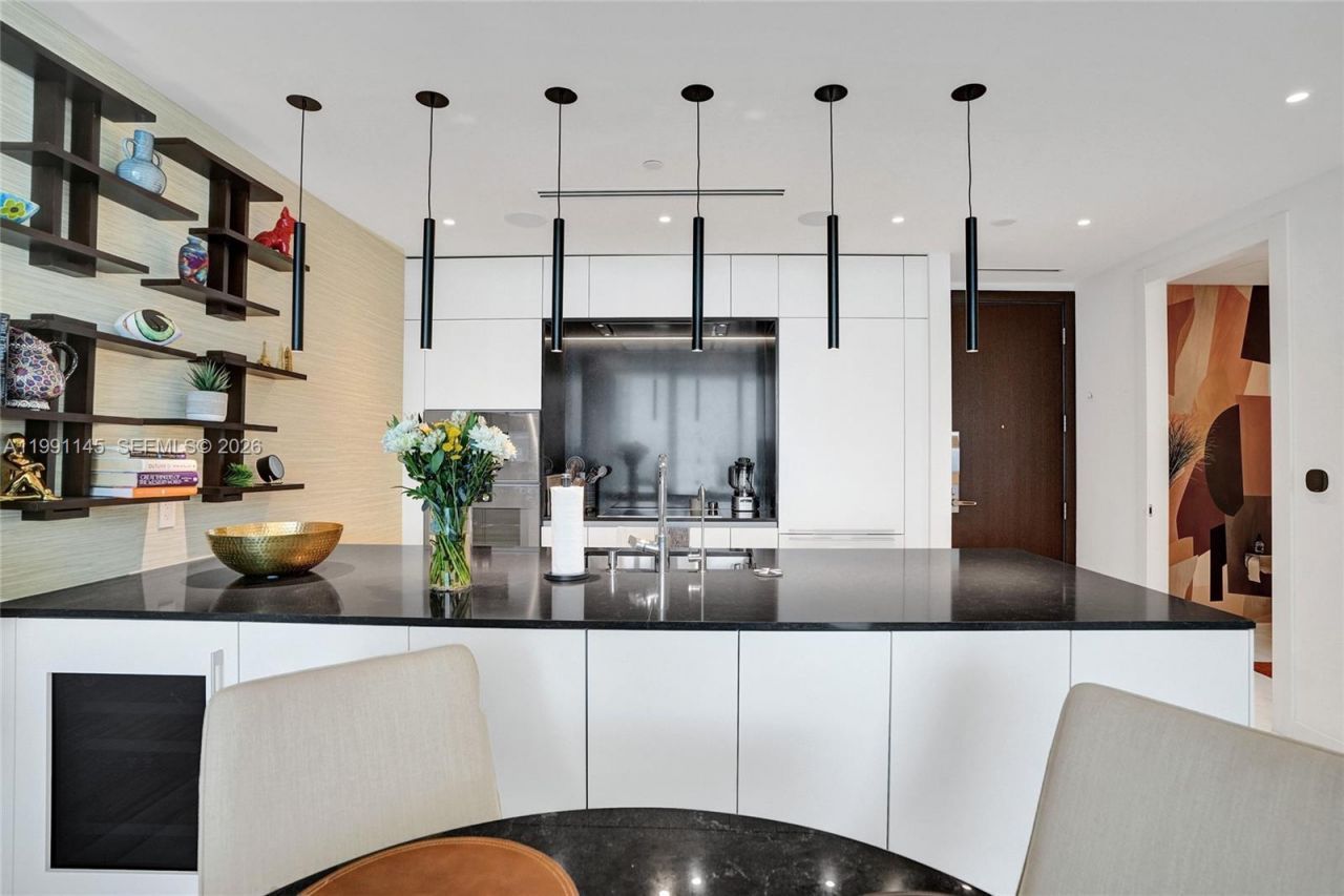 300 Biscayne Boulevard Way, Unit 2106W, Miami, FL 33131 Photo