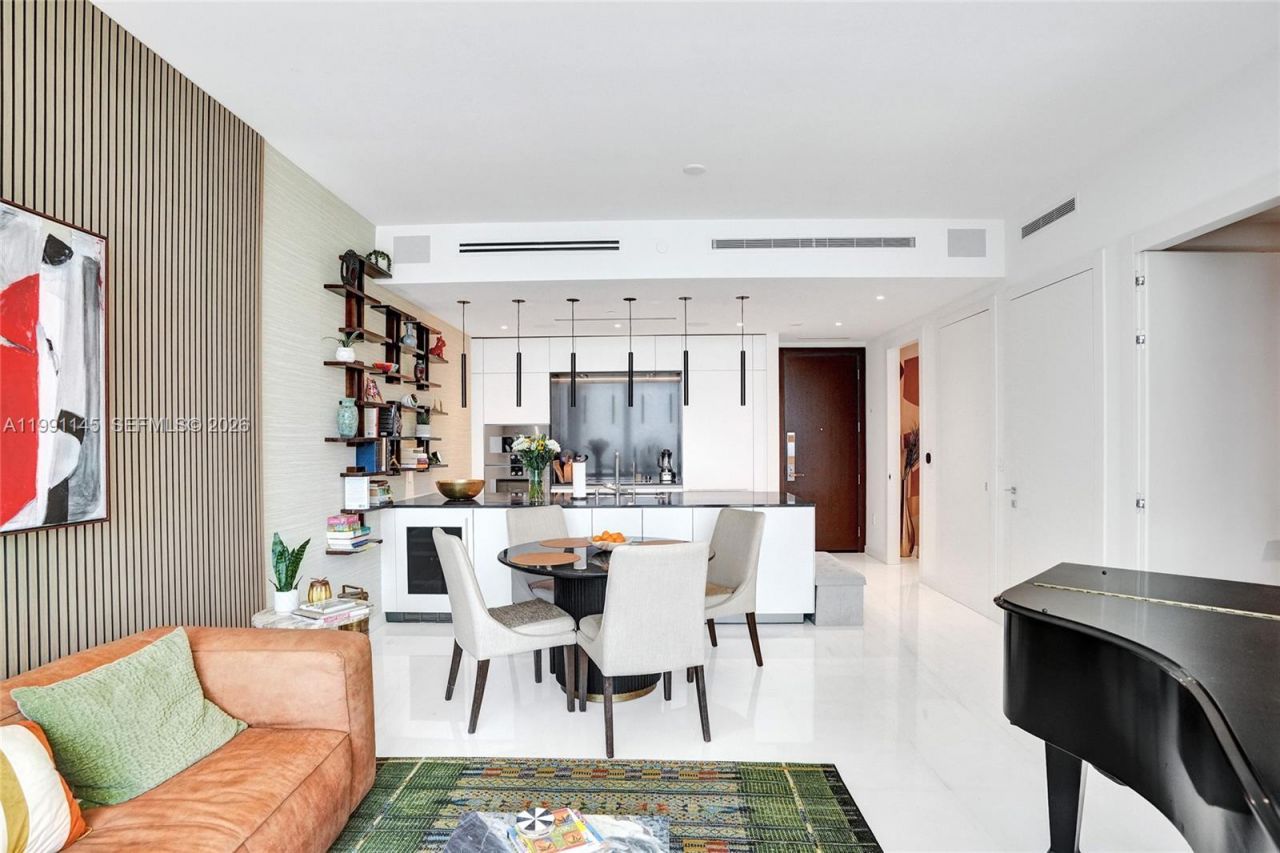 300 Biscayne Boulevard Way, Unit 2106W, Miami, FL 33131 Photo