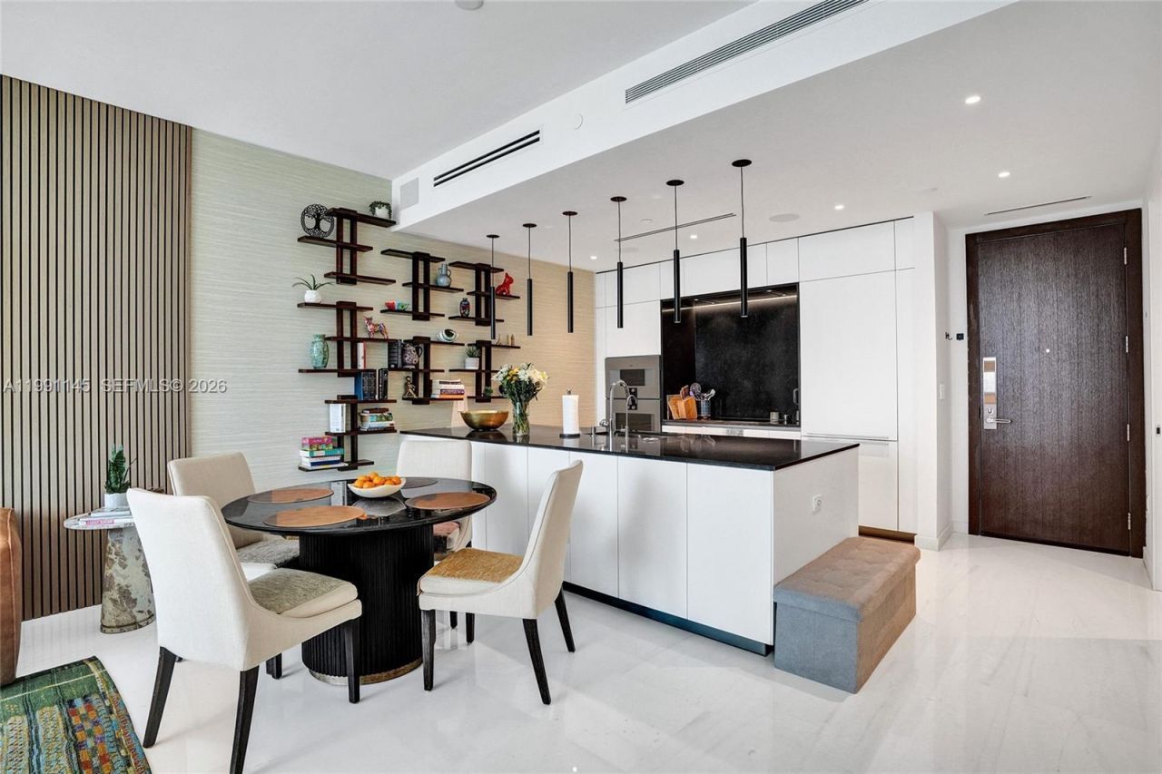 300 Biscayne Boulevard Way, Unit 2106W, Miami, FL 33131 Photo