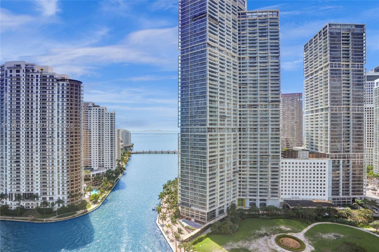 300 Biscayne Boulevard Way, Unit 2106W, Miami, FL 33131 Photo