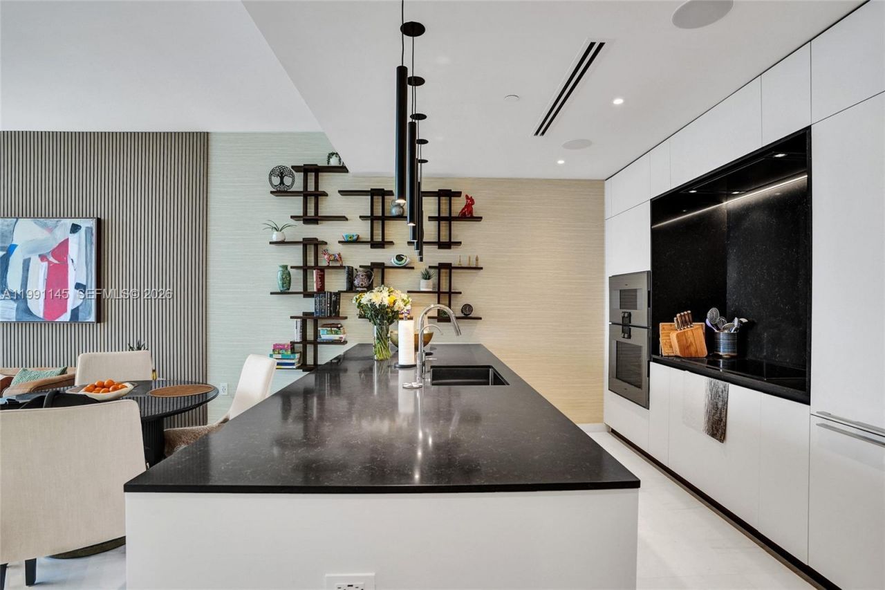 300 Biscayne Boulevard Way, Unit 2106W, Miami, FL 33131 Photo