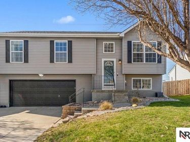 16021 Robin Drive, Omaha, NE 68136