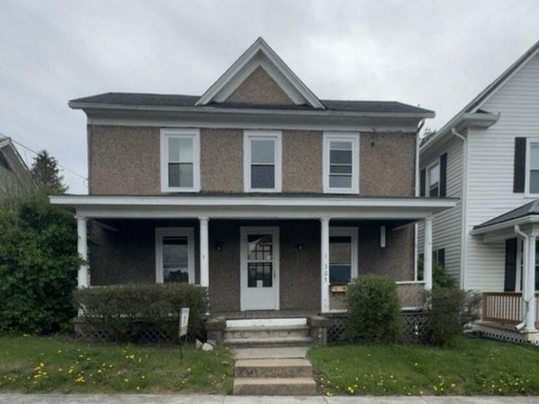 305 E Chestnut ST, Covington, VA 24426