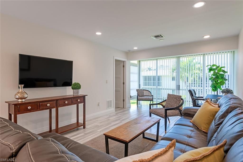 1417 Chesapeake Ave, Unit 202, Naples, FL 34102 Photo