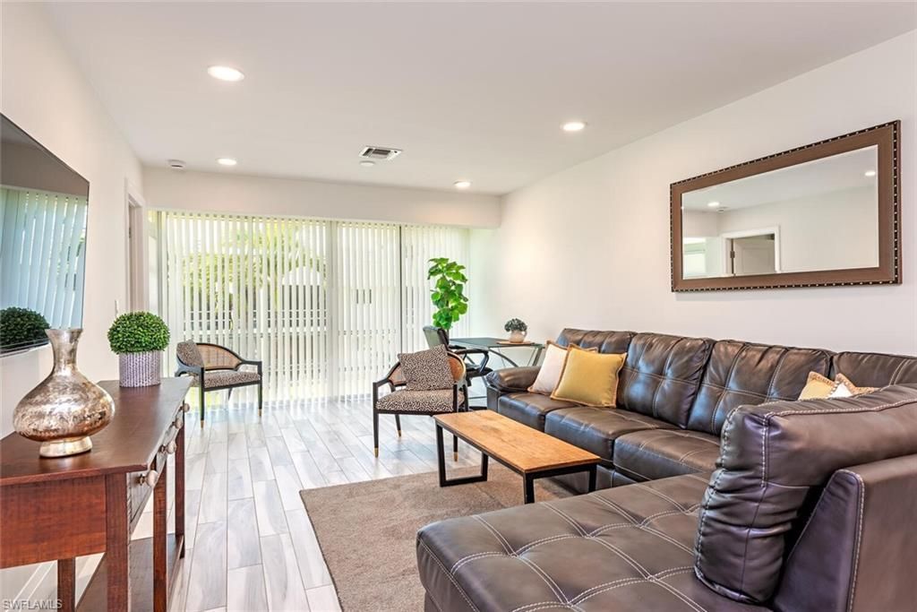 1417 Chesapeake Ave, Unit 202, Naples, FL 34102 Photo