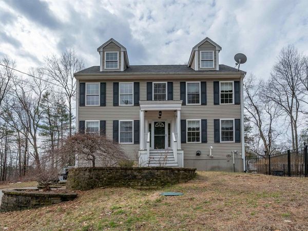 27 Red Squirrel Lane, Chester, NH 03036