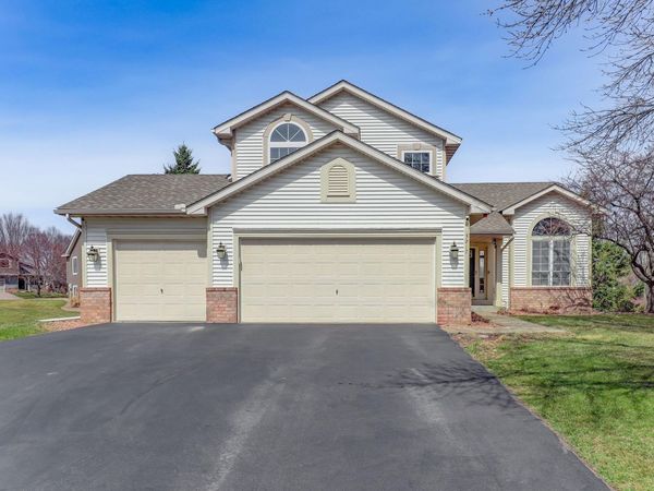 3217 Meadow Brook Place, Woodbury, MN 55125