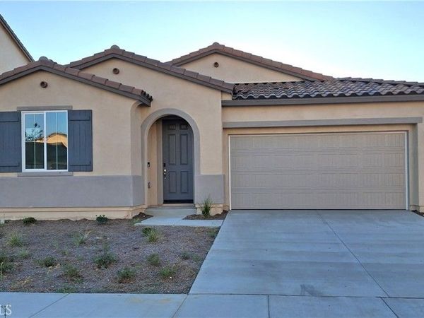2631 Moonshimmer Street, Hemet, CA 92543