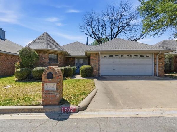 1702 Sully Court, Stephenville, TX 76401