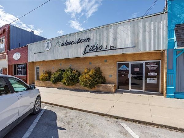 321 N 6th Street, Fredonia, KS 66736