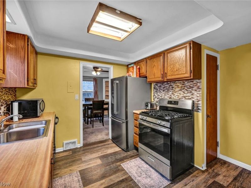 25400 Glenbrook Boulevard, Euclid, OH 44117 Photo 15