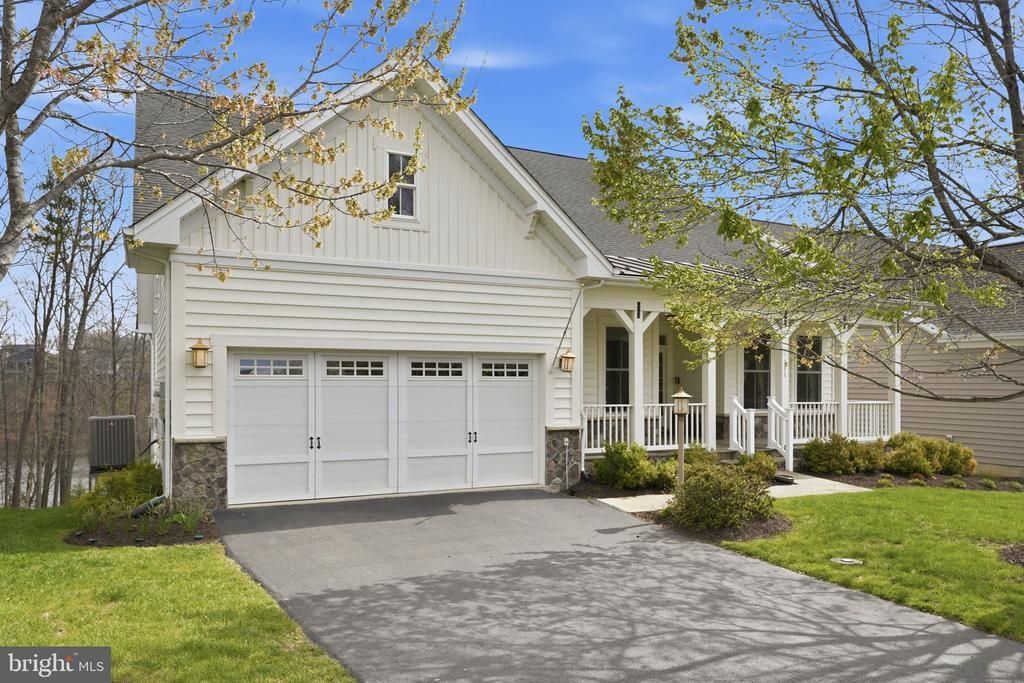 311 Grebe Drive, Lake Frederick, VA 22630 Main Photo