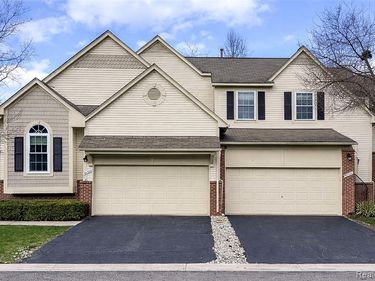 38302 Saratoga Circle, Farmington Hills, MI 48331
