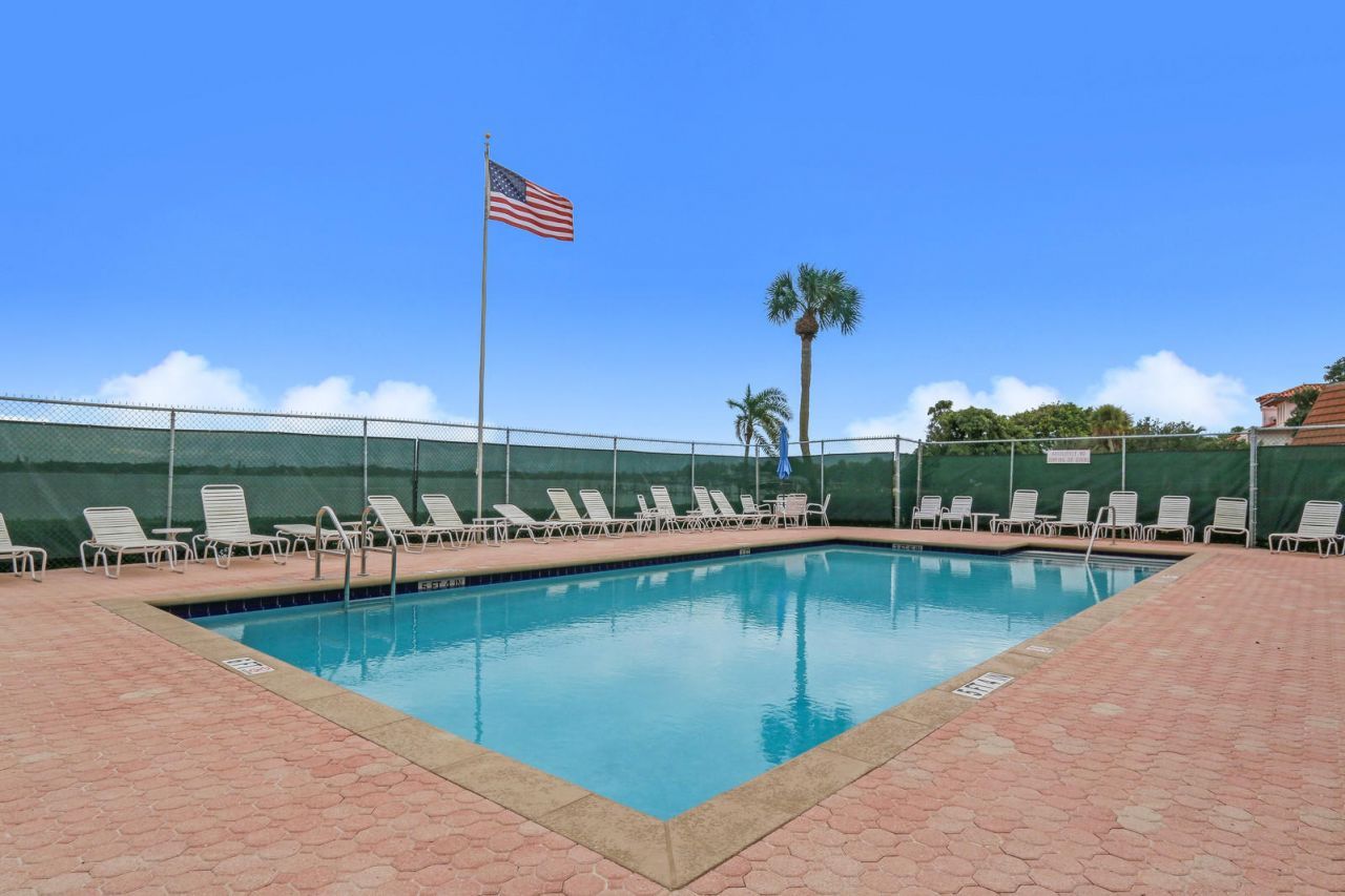 825 Center Street, Unit 12a, Jupiter, FL 33458 Photo