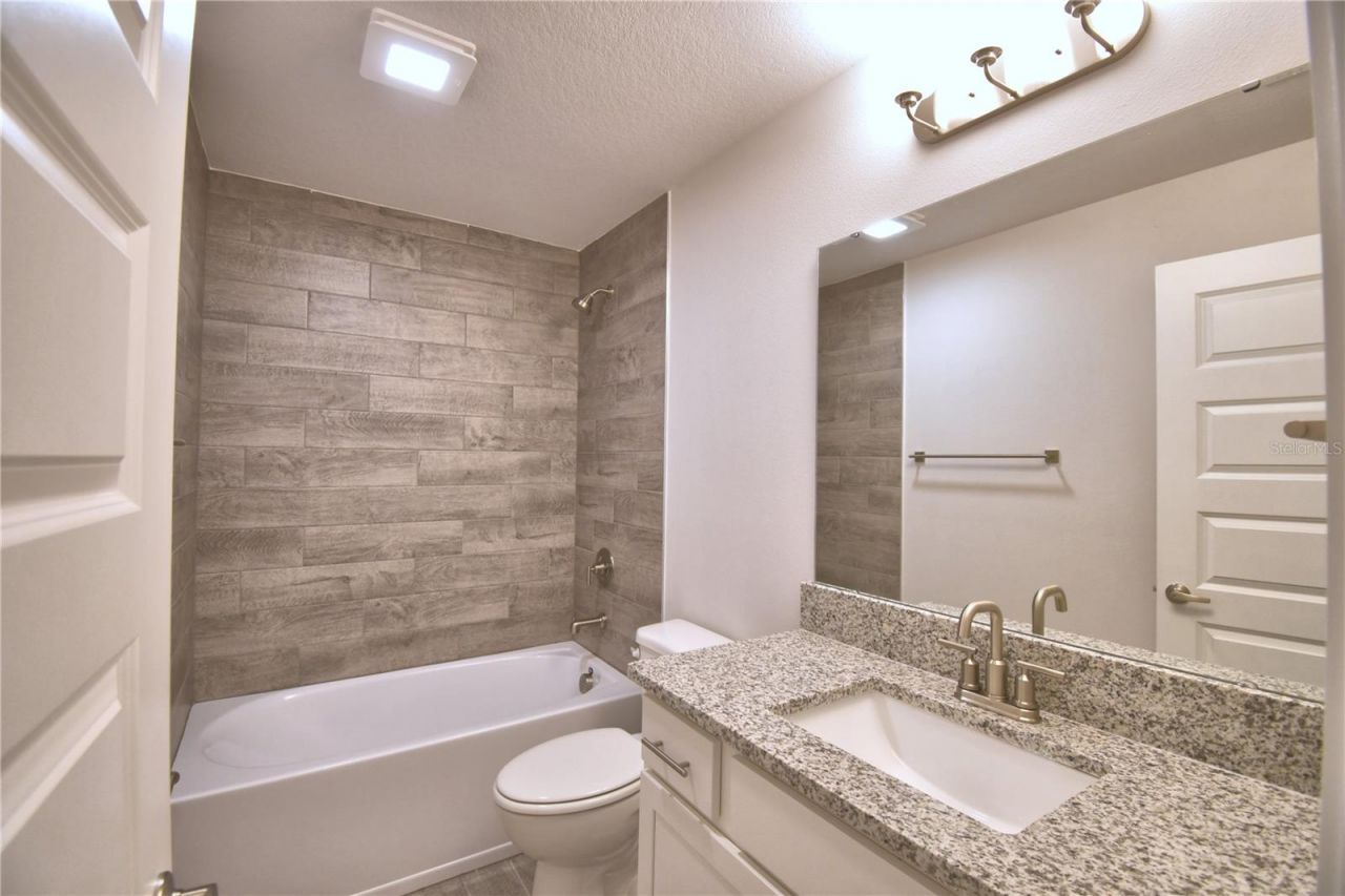 5250 Tennessee Ridge Court , Auburndale, FL 33823 Photo