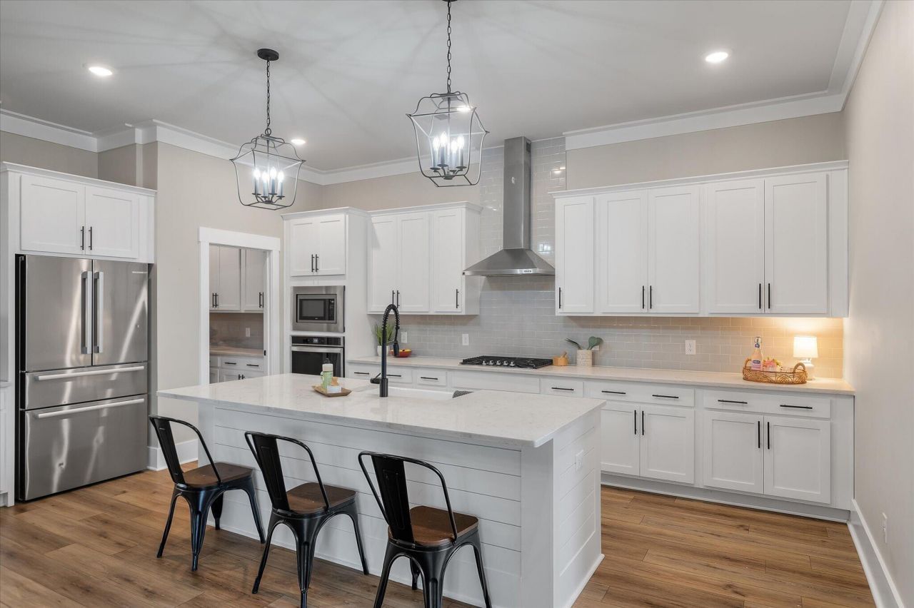 619 Blueway Avenue Photo 11