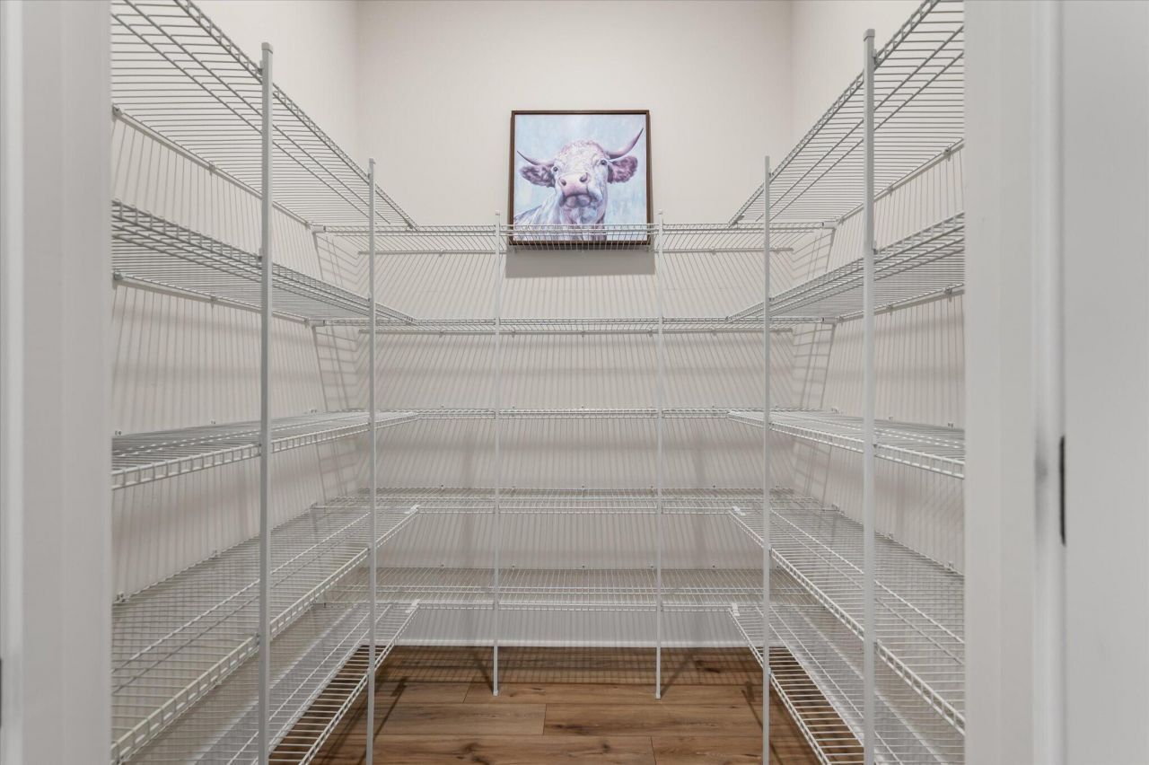 619 Blueway Avenue Photo 13