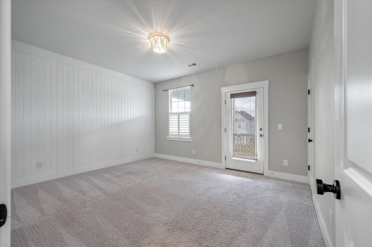 619 Blueway Avenue Photo 27