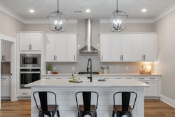 619 Blueway Avenue photo 4