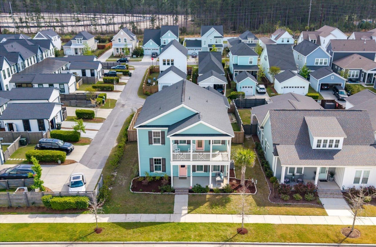 619 Blueway Avenue Photo 4