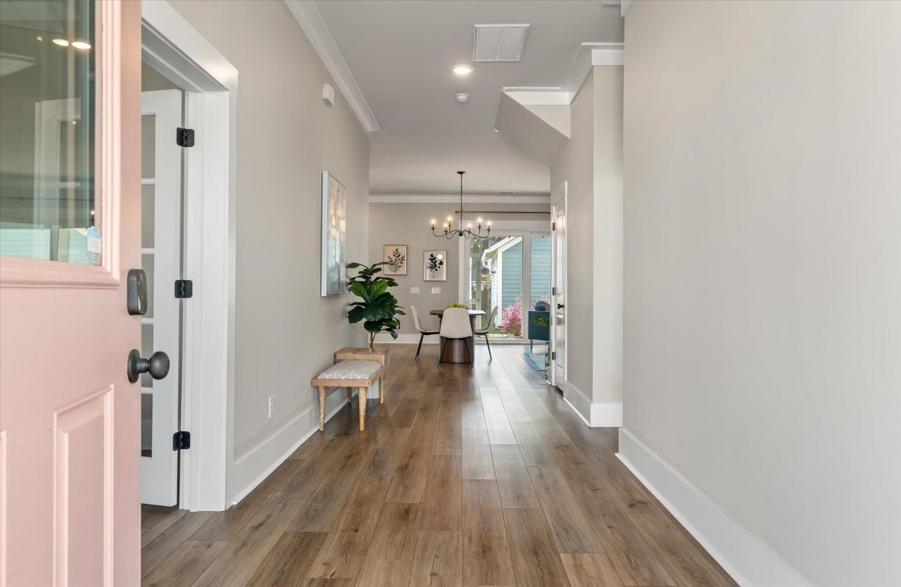 619 Blueway Avenue Photo 6