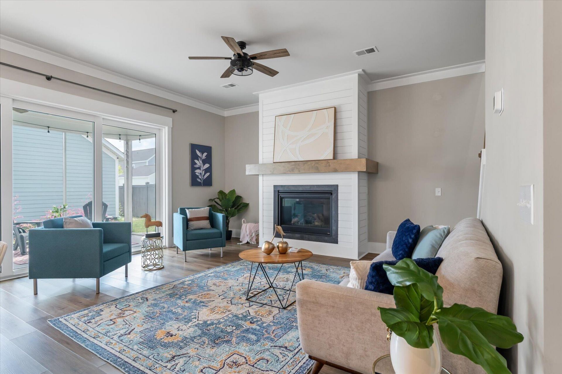 619 Blueway Avenue Photo 8