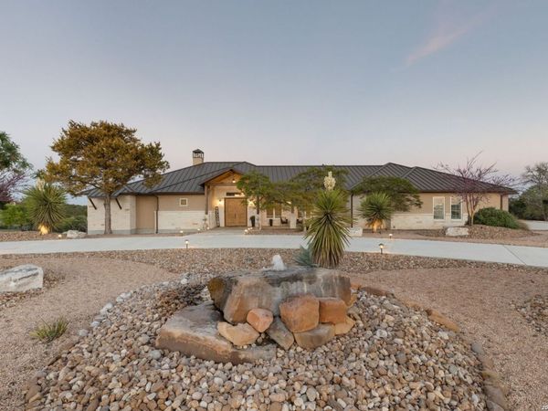 166 Paramount, Kerrville, TX 78028