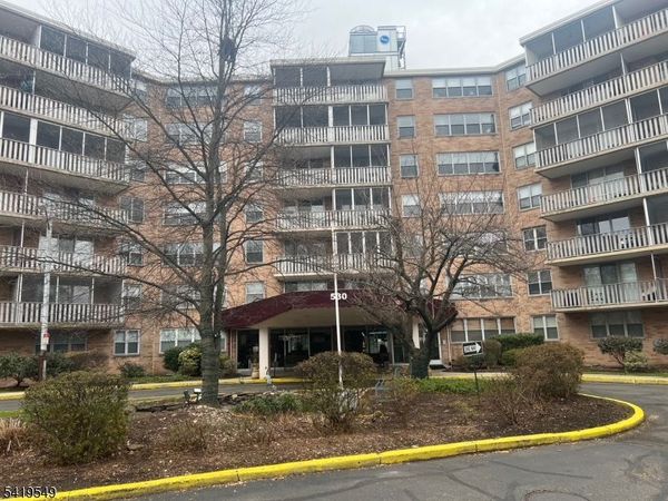 530 Valley Rd, Montclair, NJ 07043