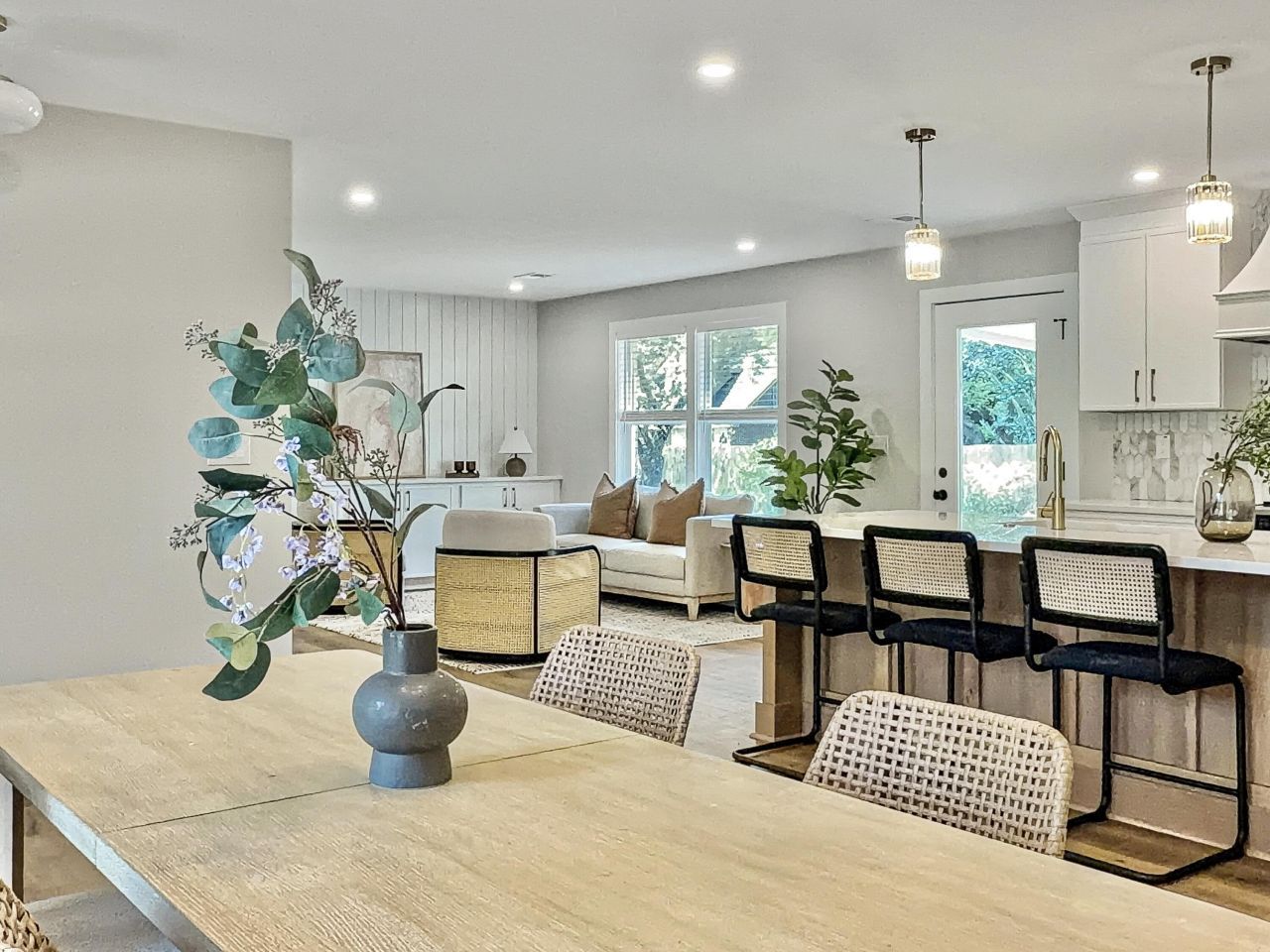 943 Mikell Drive Photo 12