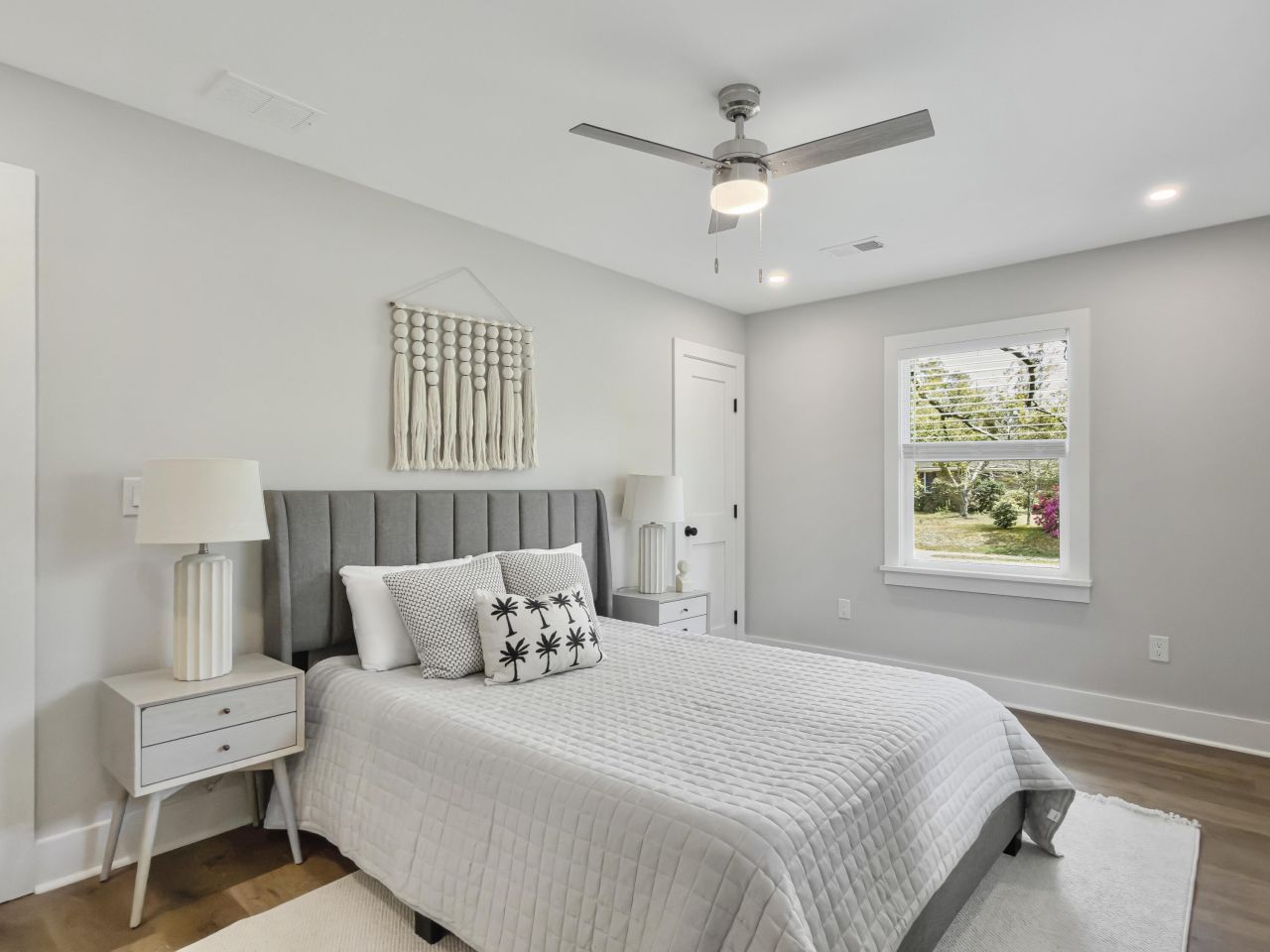 943 Mikell Drive Photo 16