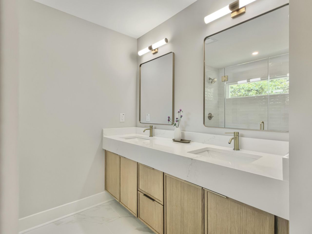 943 Mikell Drive Photo 17