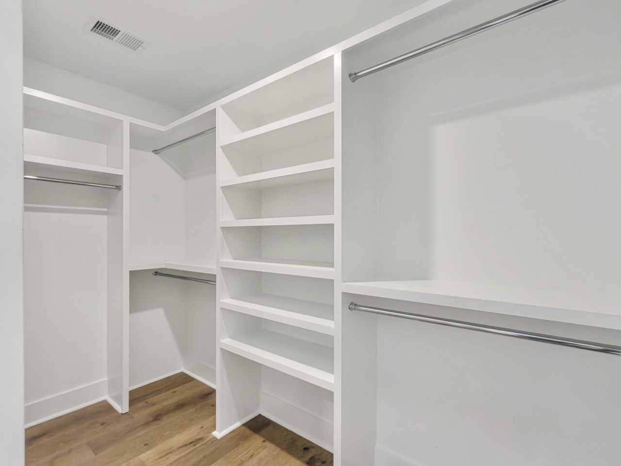 943 Mikell Drive Photo 19