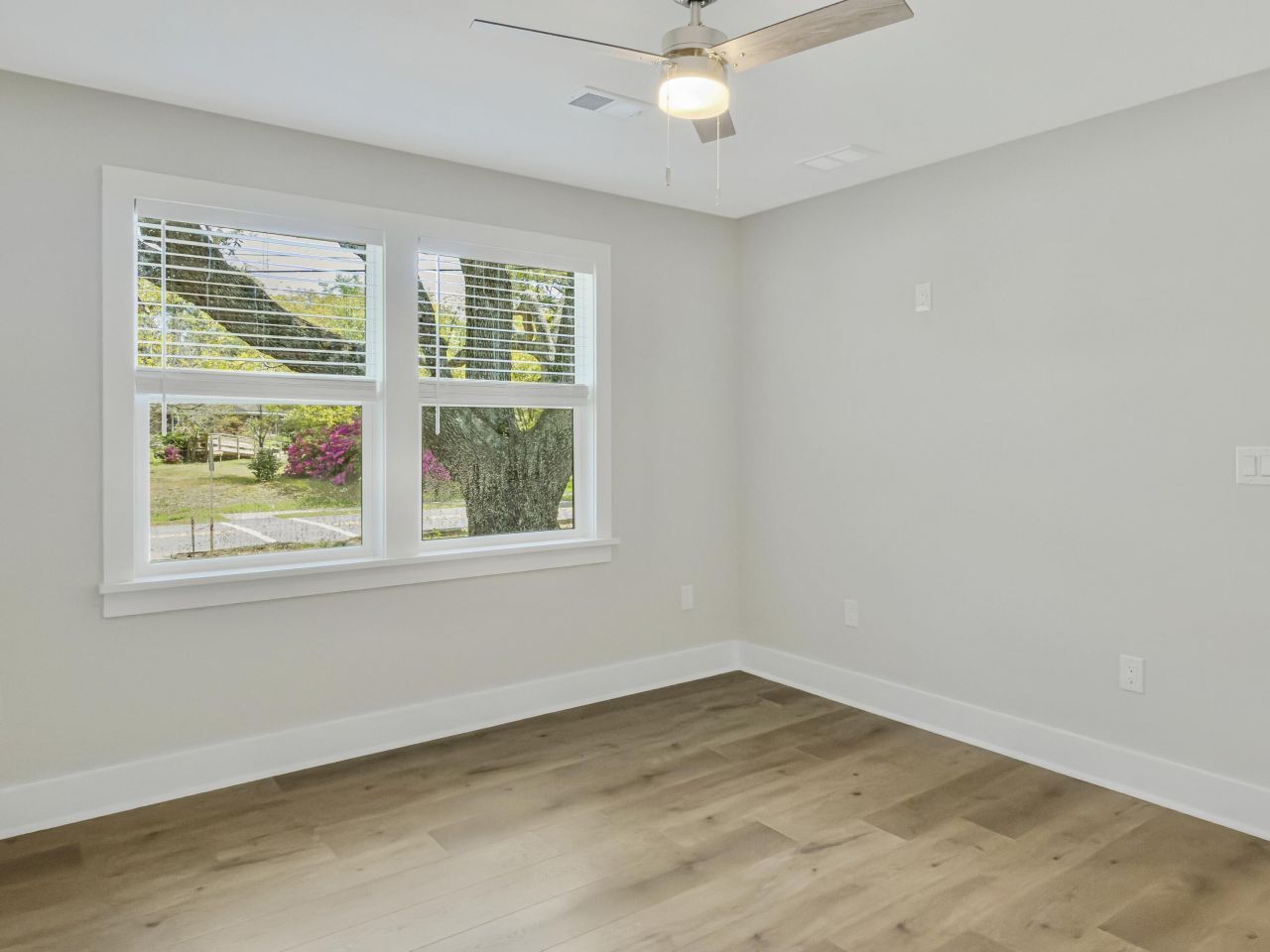 943 Mikell Drive Photo 22